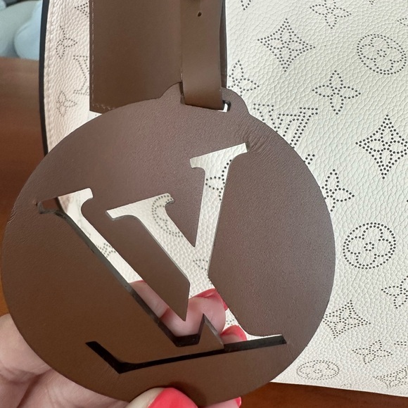 Louis Vuitton SOLD - Picture 9 of 9